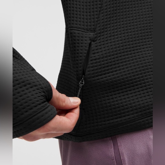 Lululemon Men’s “Waffle-Knit” Half Zip (M) *TRENDING* - Picture 5 of 14